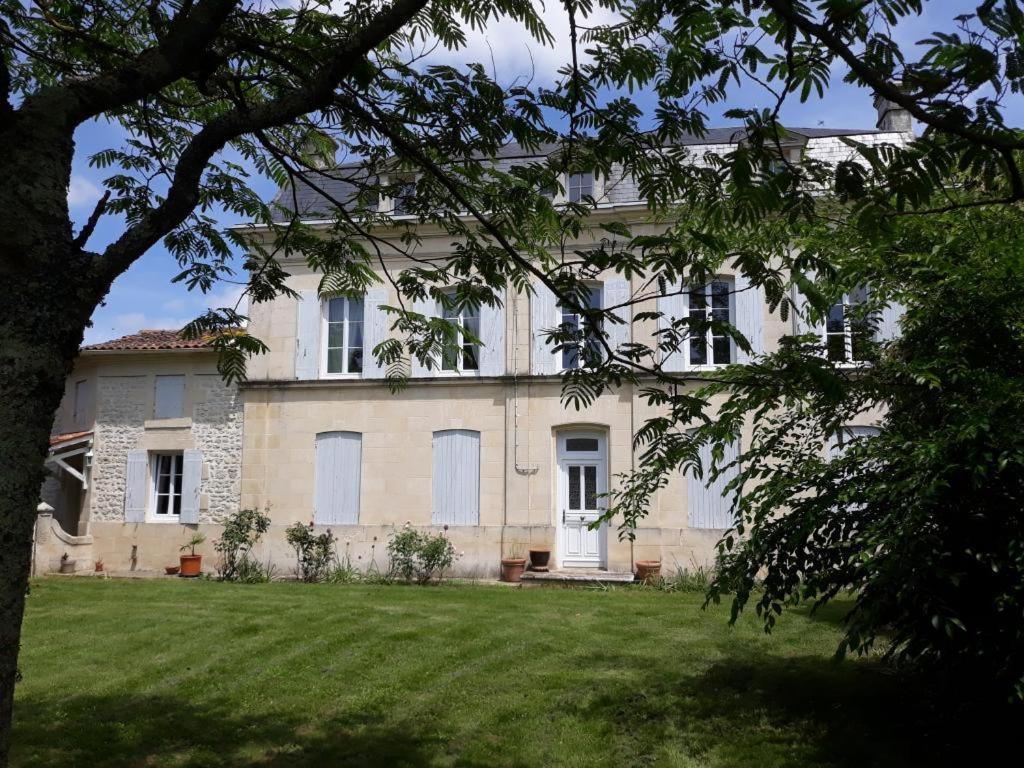 Le Domaine De Bellevue Bed & Breakfast Tanzac Exterior foto